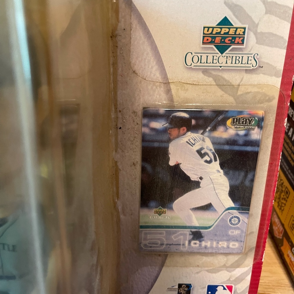 51 - ichiro Seattle Mariners collectible bobble head unopened!